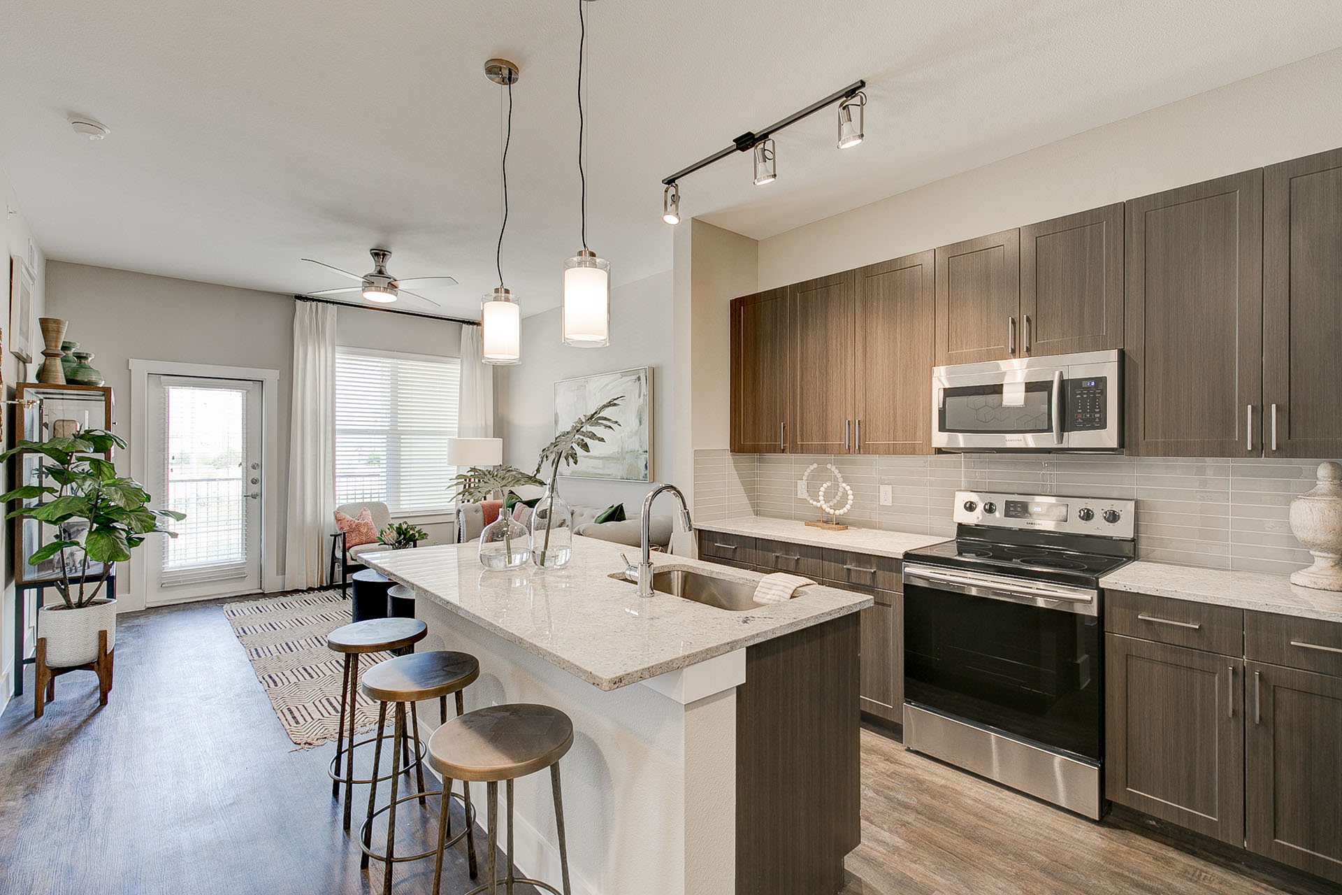 35 West at Champions Circle Apartments – photo 5