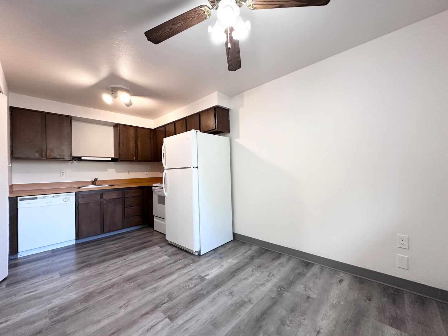 2 Bedroom Duplex In Sandy – photo 5