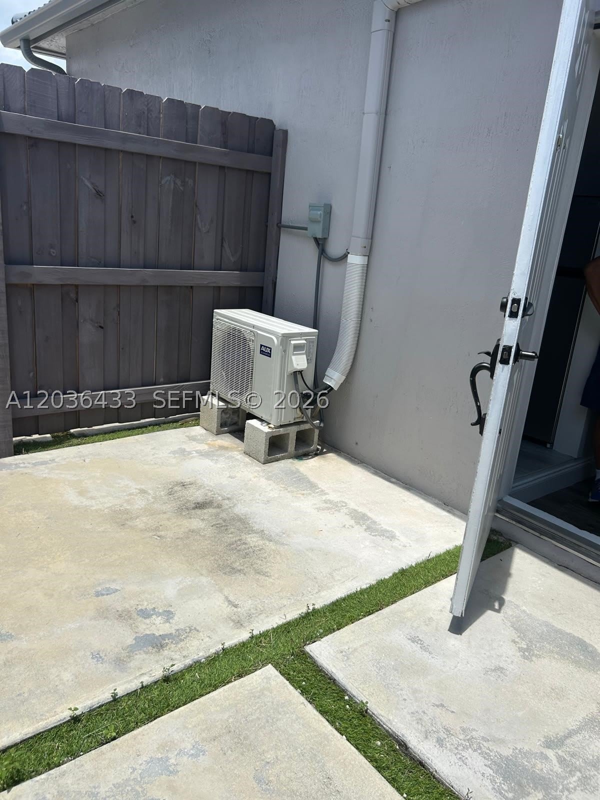 16271 SW 92nd Ter – photo 1