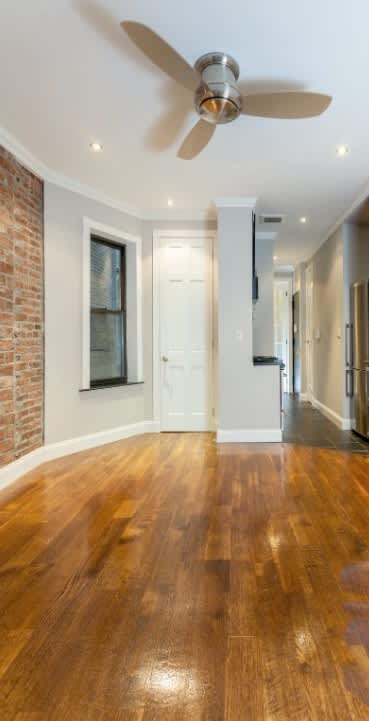 306 E 8th St – photo 5