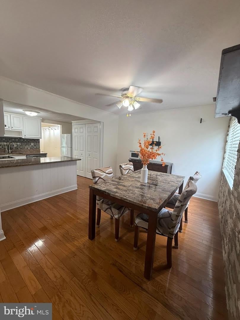 1080 PENDLETON CT – photo 5