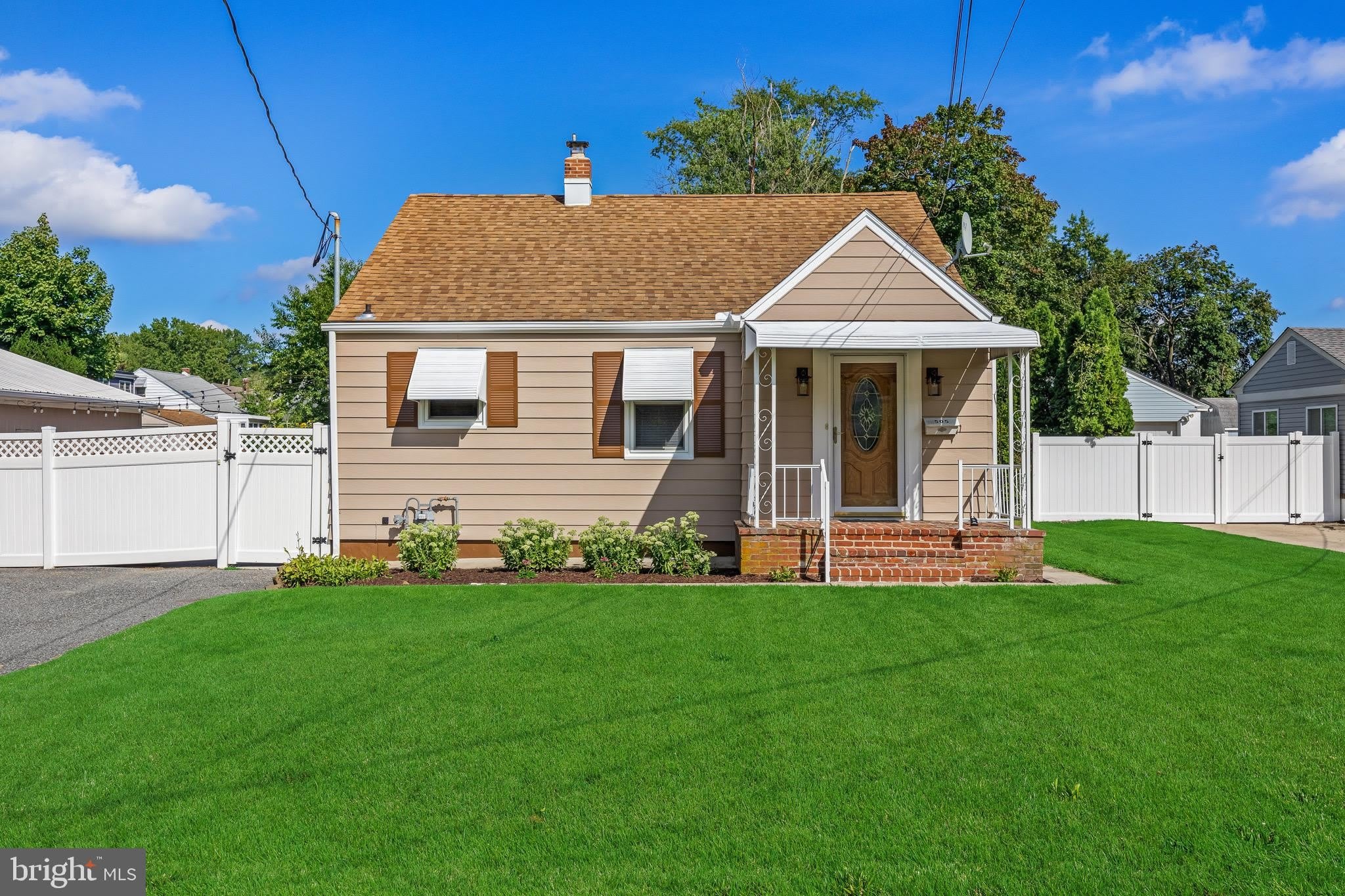 505 HAZEL Avenue – photo 2