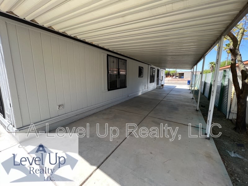 315 West Lee Street – photo 2