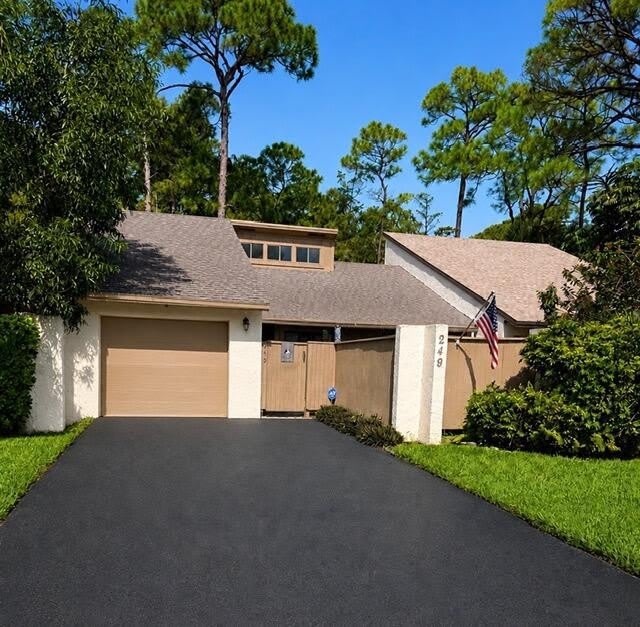 249 Pleasant Wood Drive – photo 1