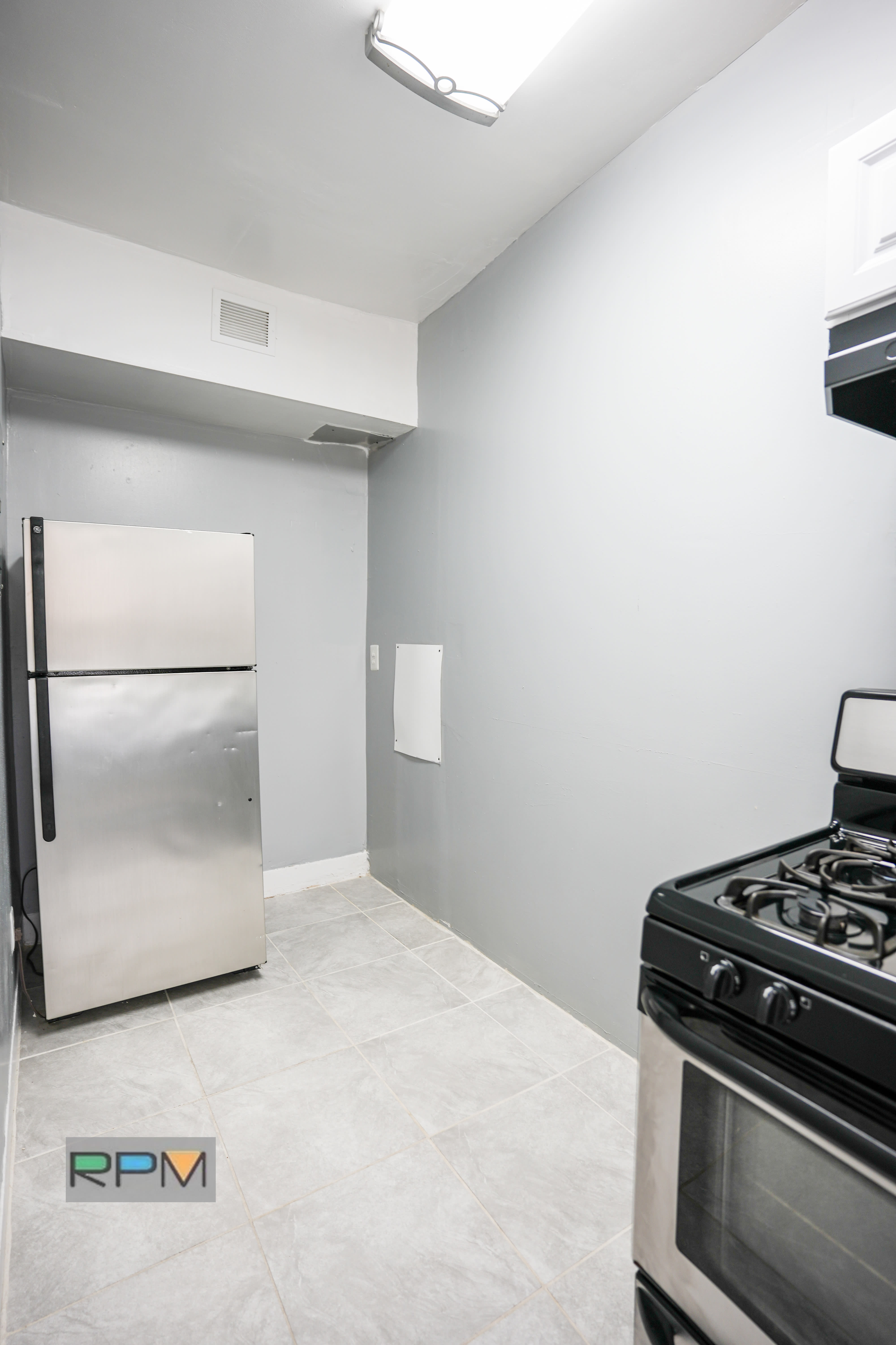 2021 W Baltimore St Apt 3 – photo 2