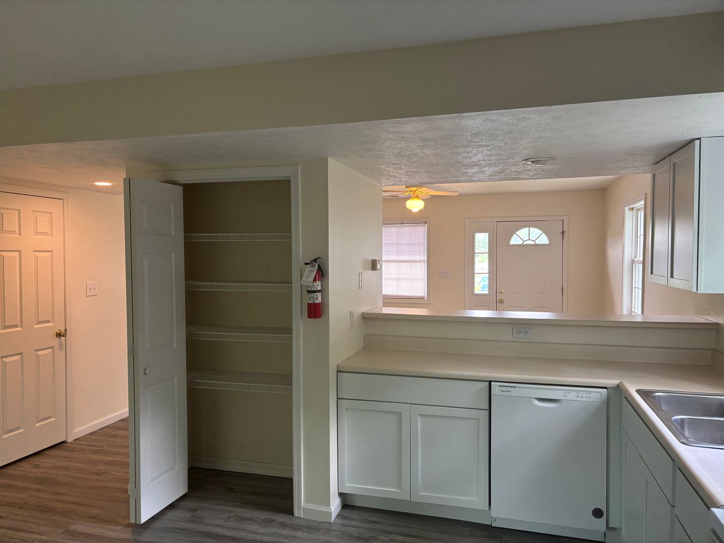 Oaklawn Park 3 Bedroom 2 5 Bath Townhome – photo 4
