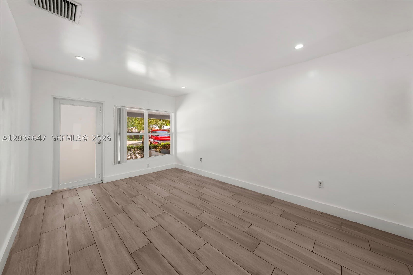 520 NW 104th St – photo 3