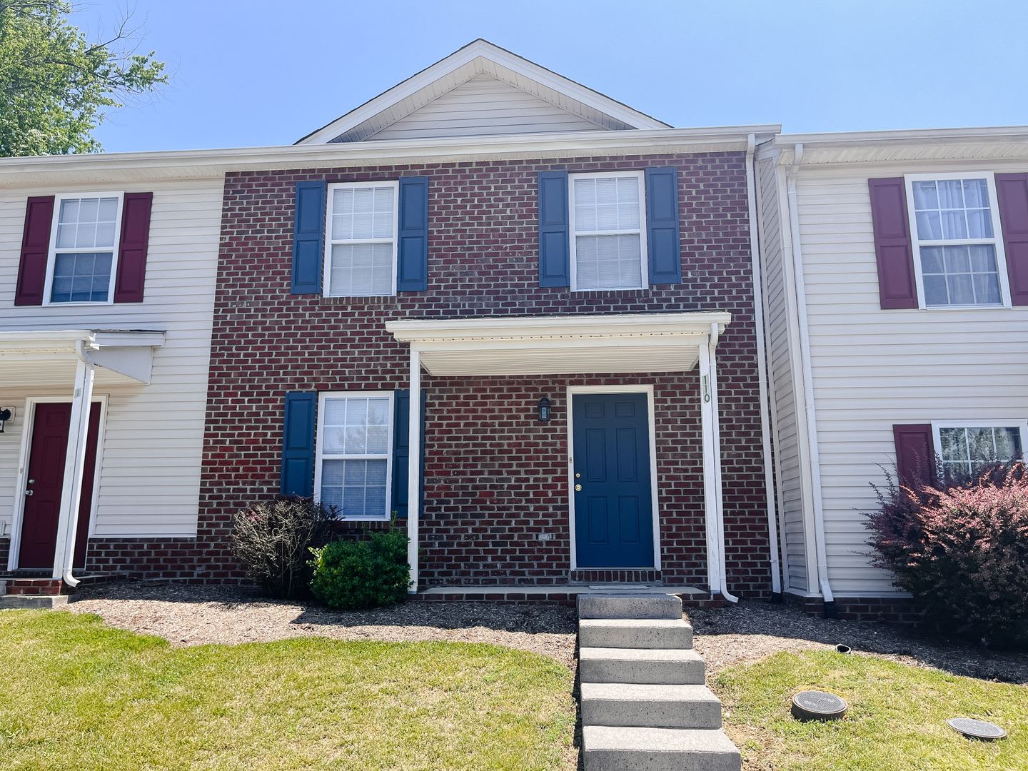 3 Bedroom 2 5 Bath Townhouse – photo 2
