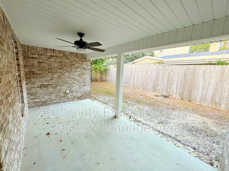 481 Kelly Street – photo 5