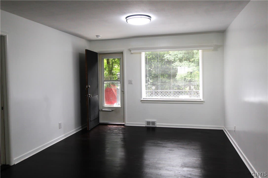 24 Forest Road – photo 4