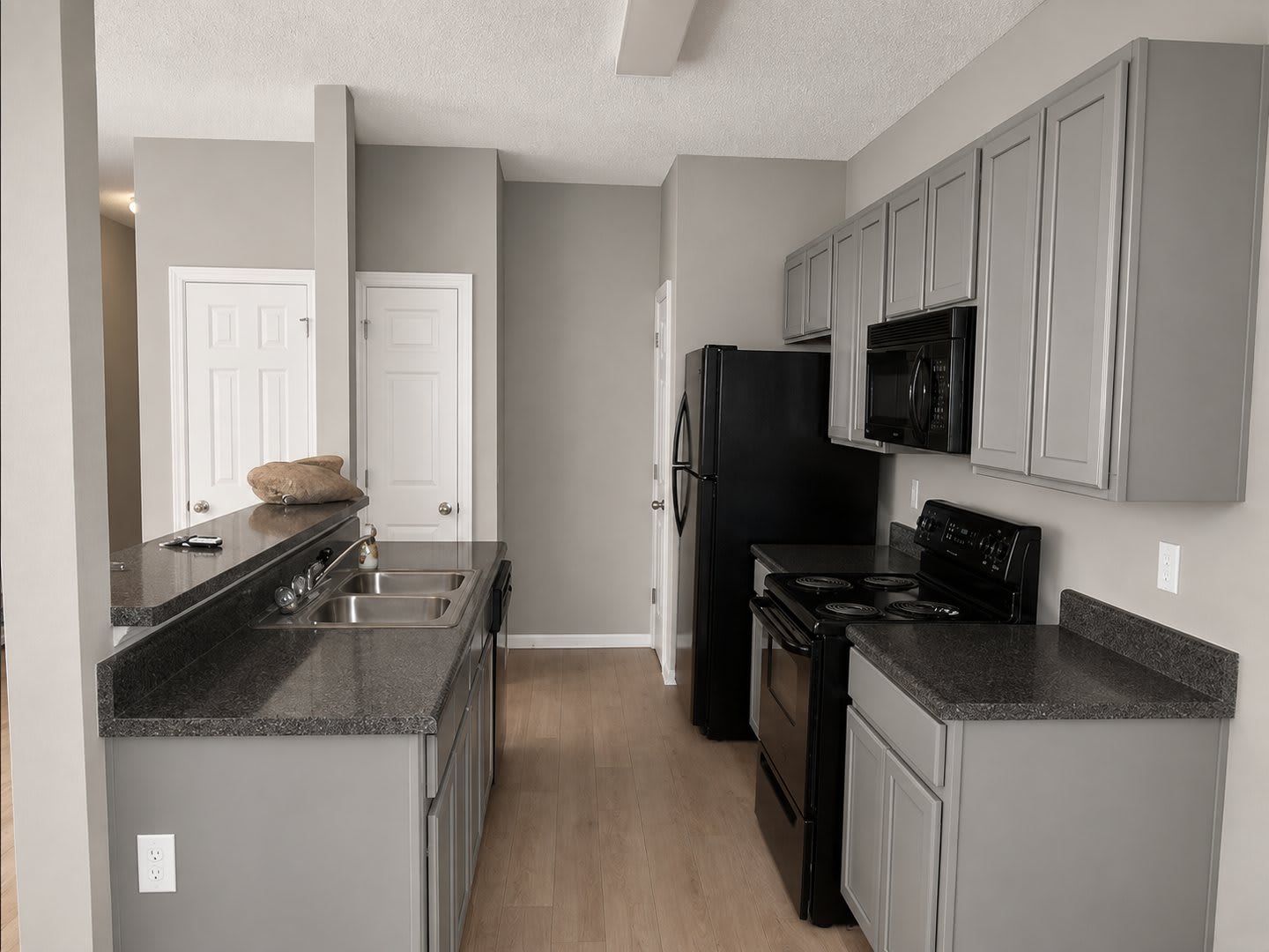 3BR / 2.5 BATH TOWNHOME * COLLEGE PARK GA – photo 1