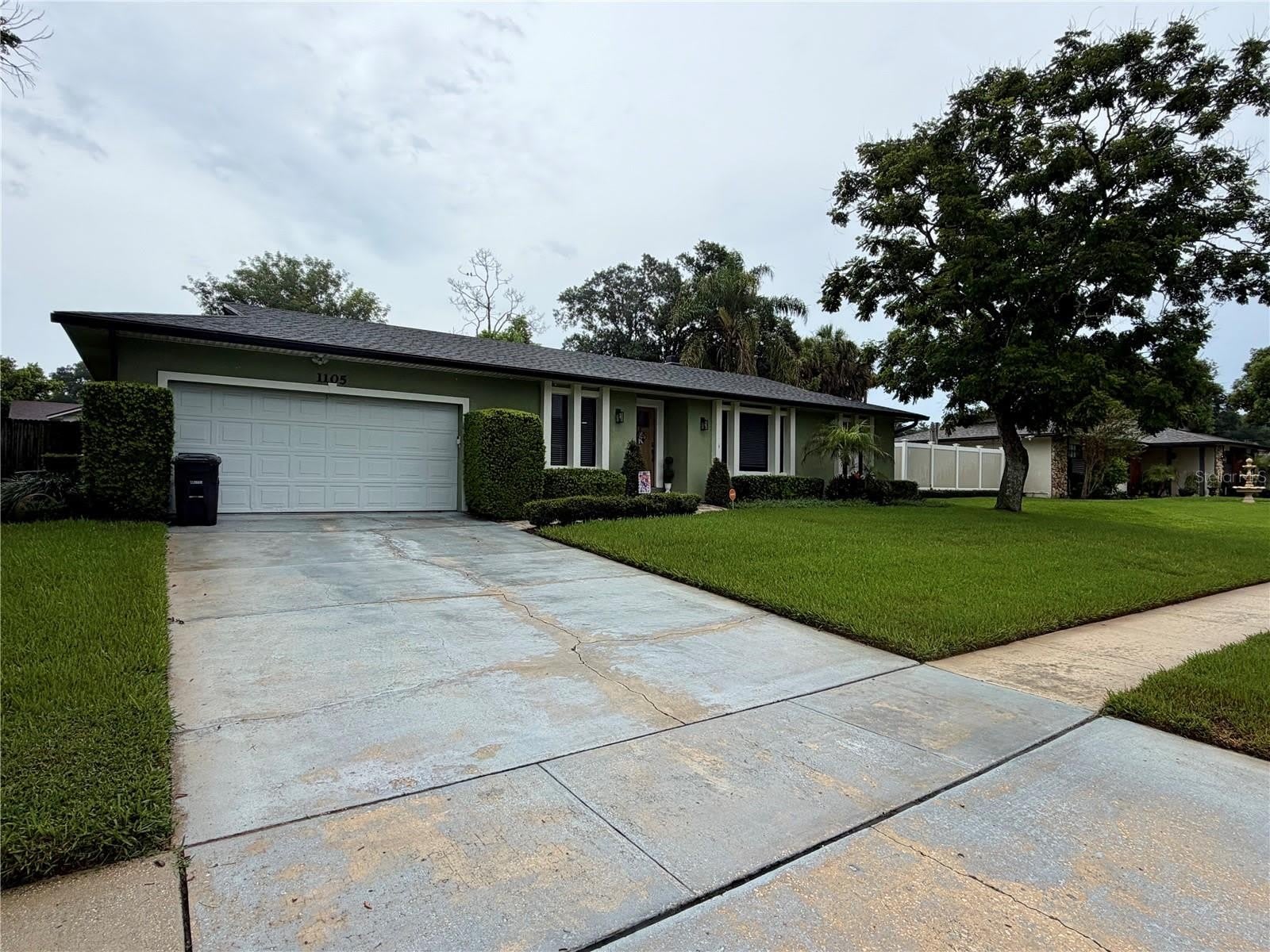 1105 DORIS Street – photo 2