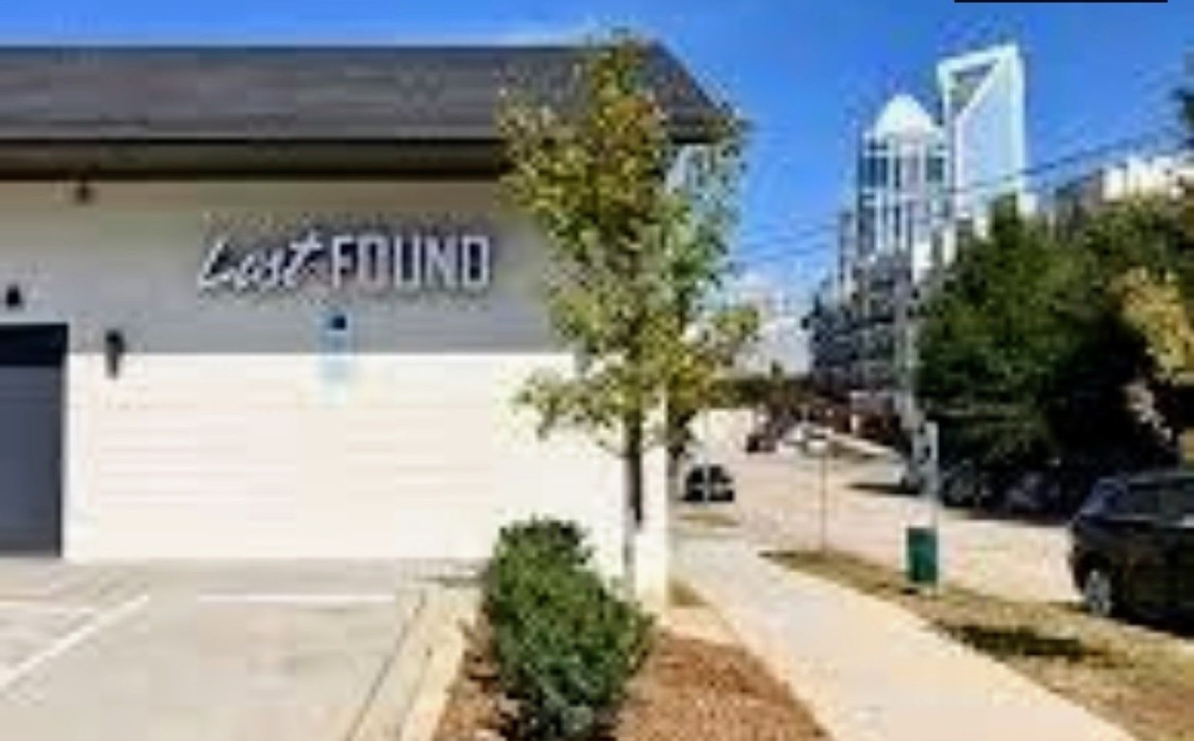A Gem In South End A Few Blocks From Light Rail Restaurants – photo 1