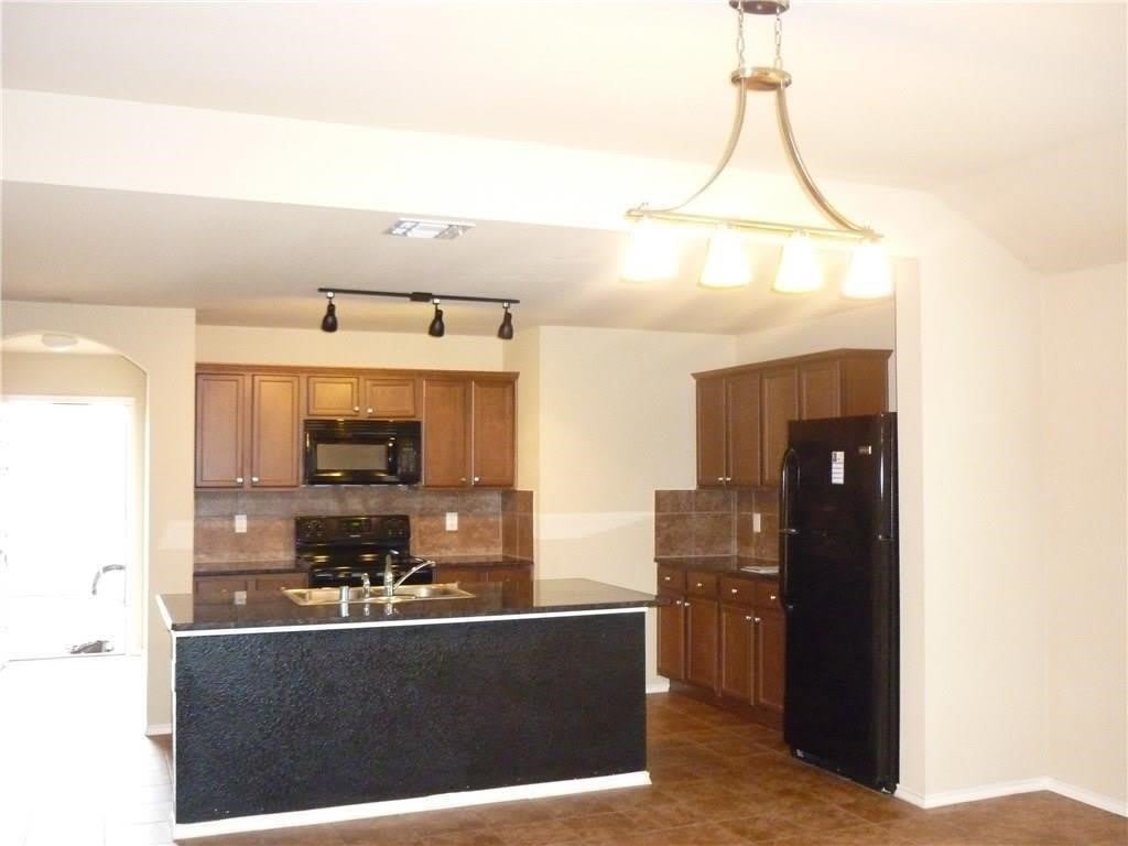 1806 Arbordale Way – photo 4