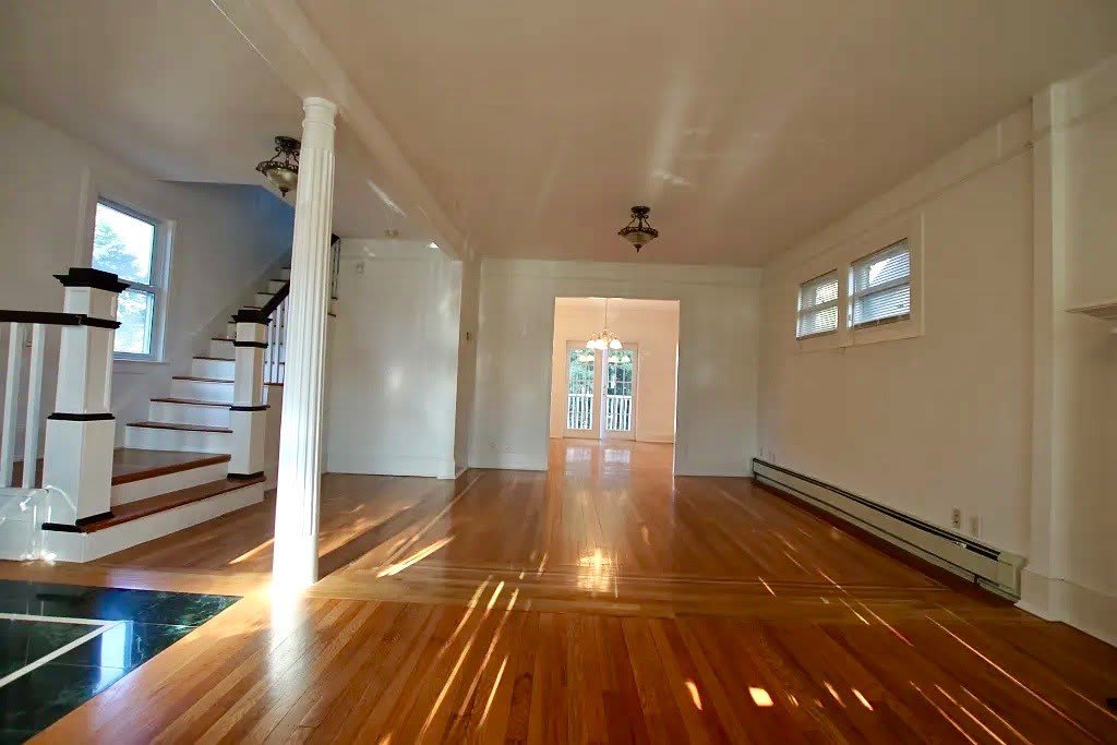 1522 Dwight Place – photo 3