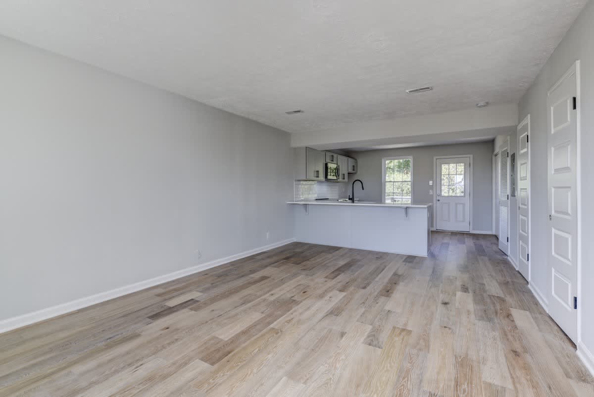 606 Newhall Drive – photo 2