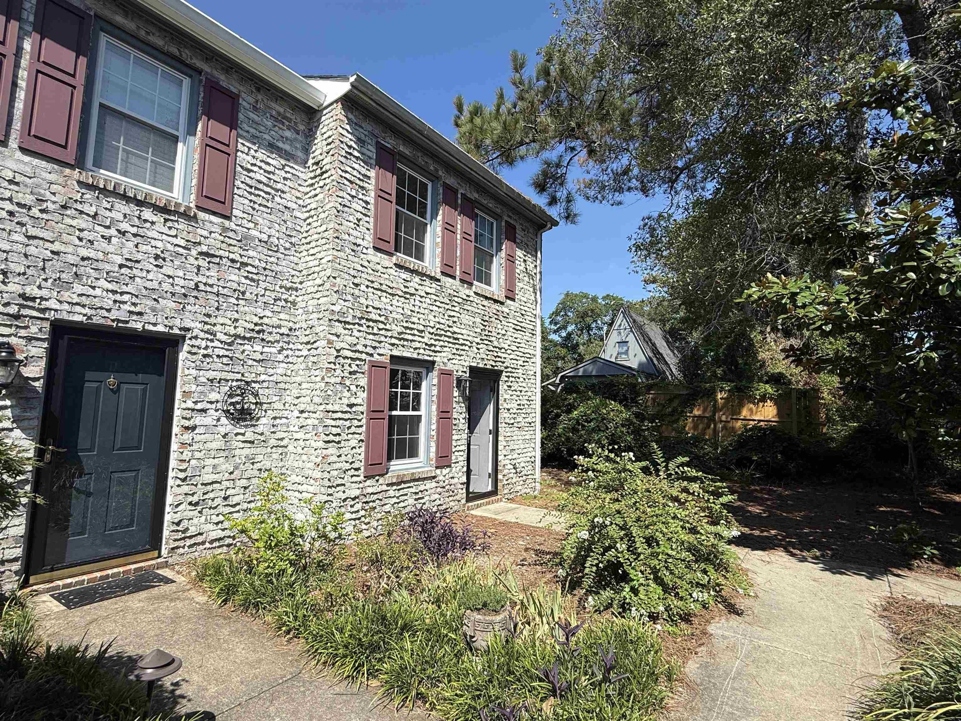 1506 Havens Dr. – photo 2