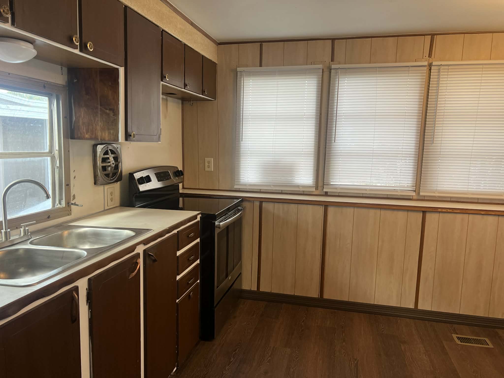 7801 34th Avenue North – photo 2