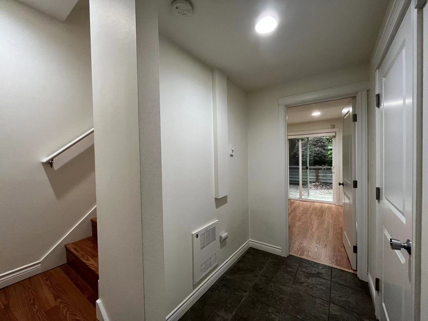 Great town house for rent – photo 5