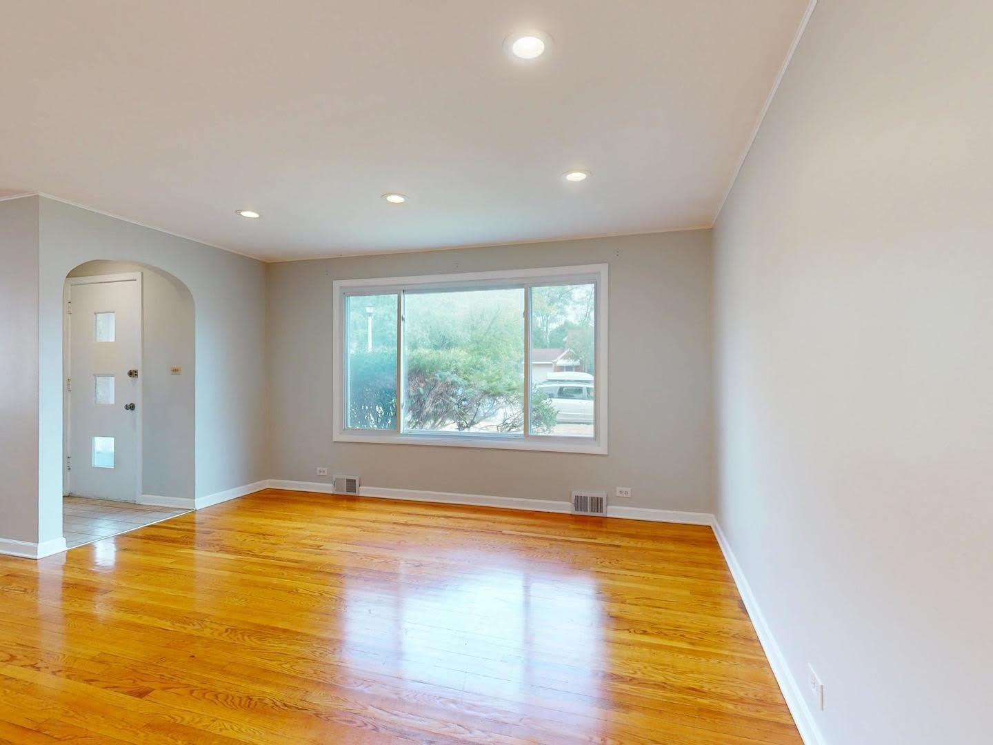 5221 Greenwood Street – photo 3