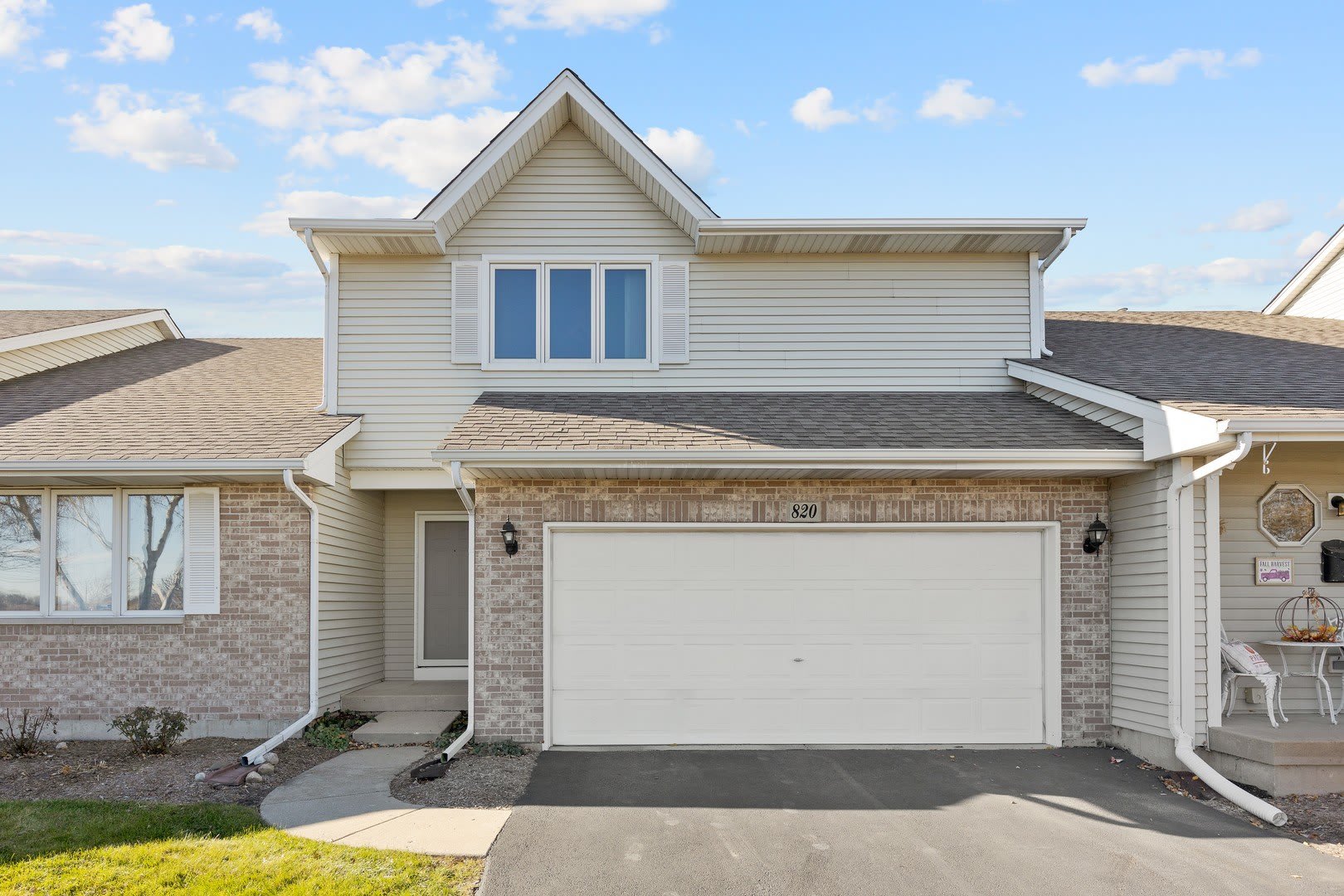820 Adam Lane – photo 1