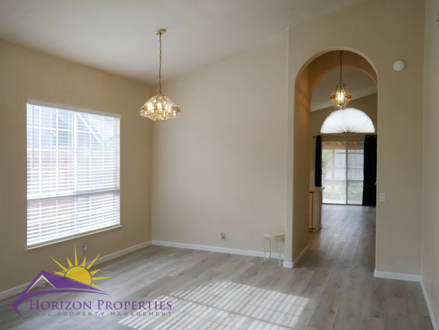 Modern 3 Bed 2 Bath 1,607 Sq. Ft. Elliott Ranch Home in Elk Grove – photo 3