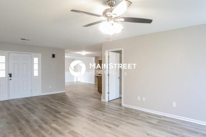 400 Holtz Avenue – photo 3