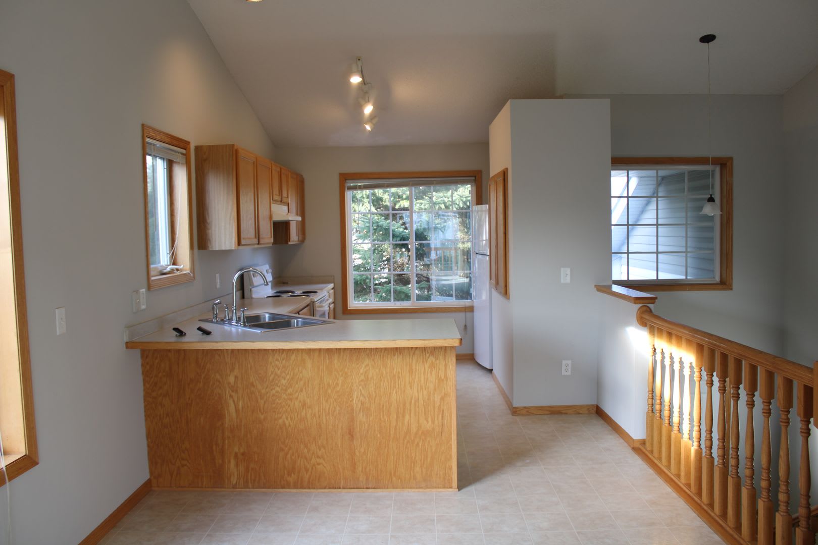 Charming 2 Bed 2 Bath Twin Home – photo 4