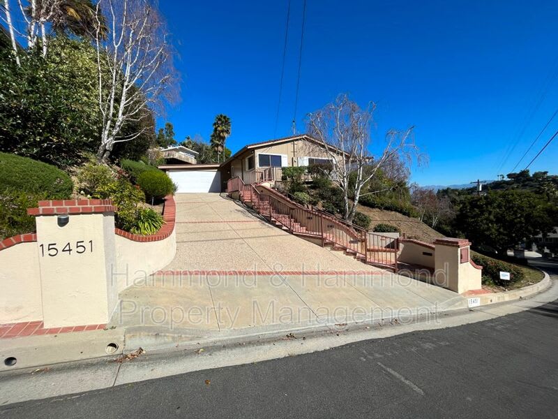15451 Deerhorn Rd. – photo 1