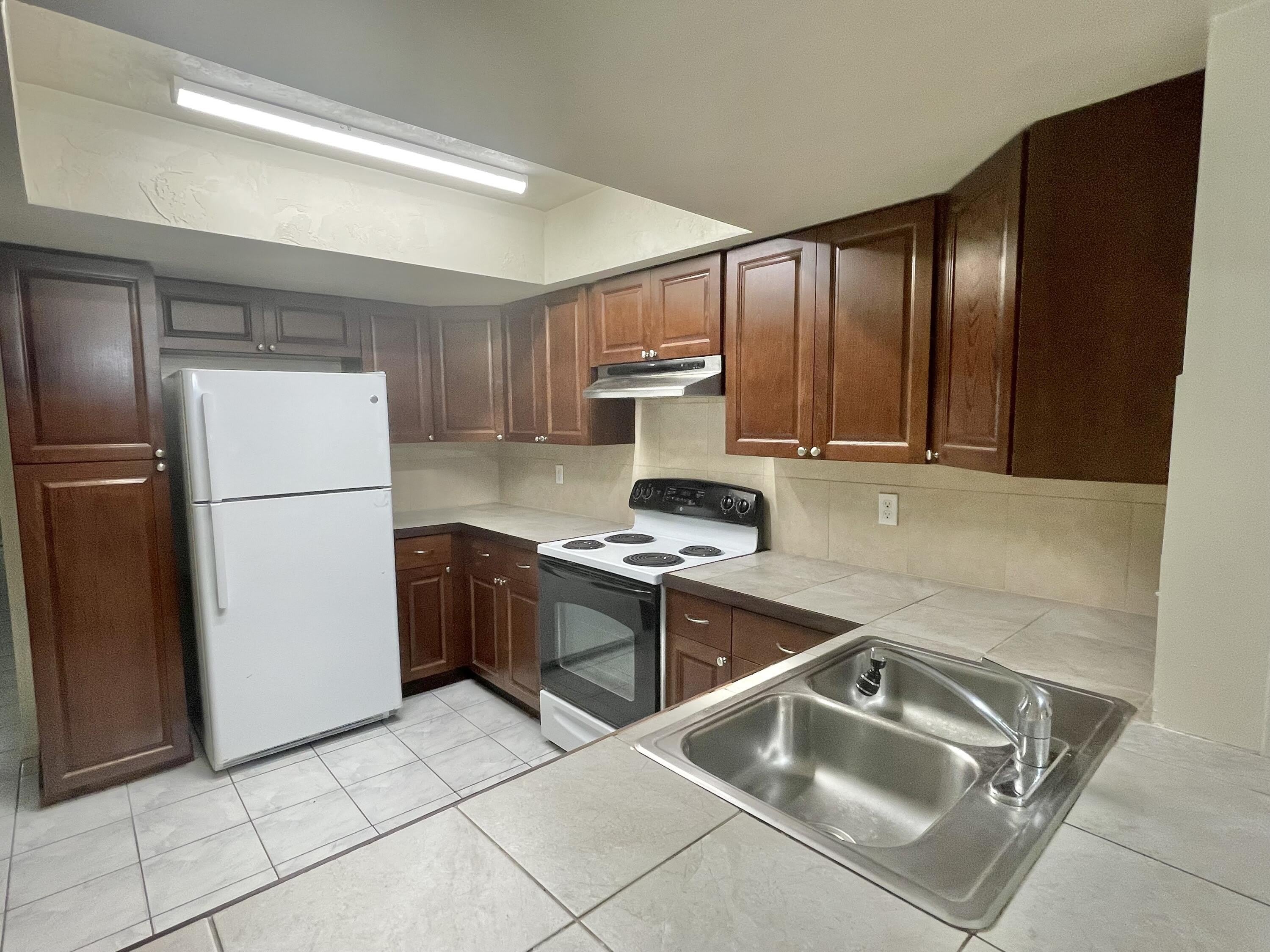 7112 NW 78TH Avenue – photo 5