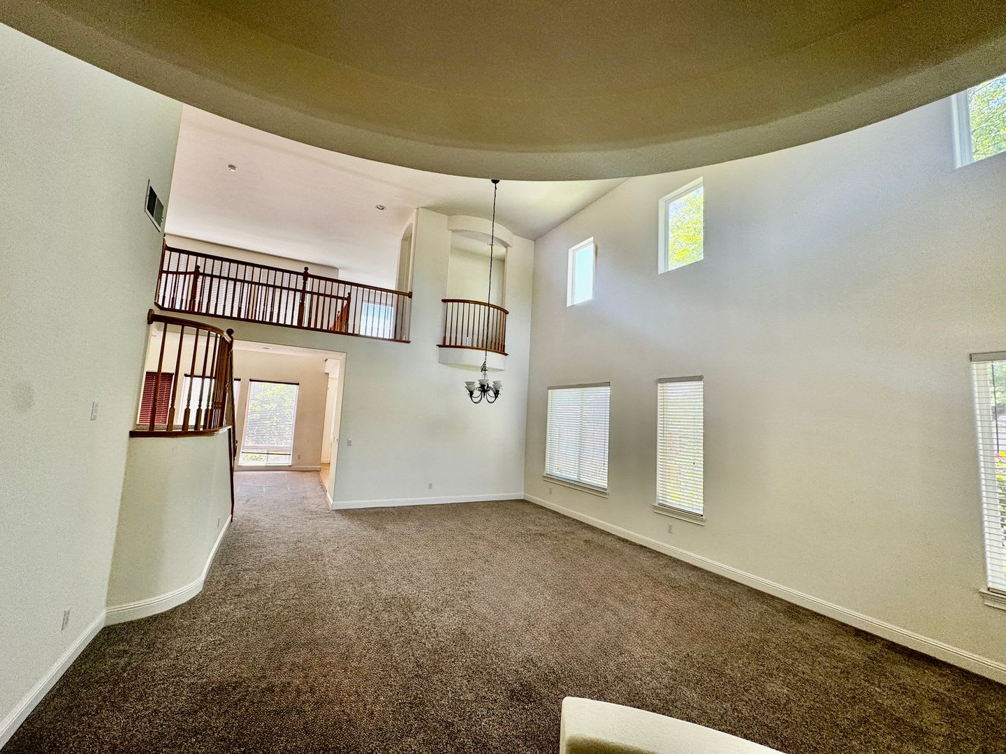 Stunning Expansive Two Story Home – photo 4