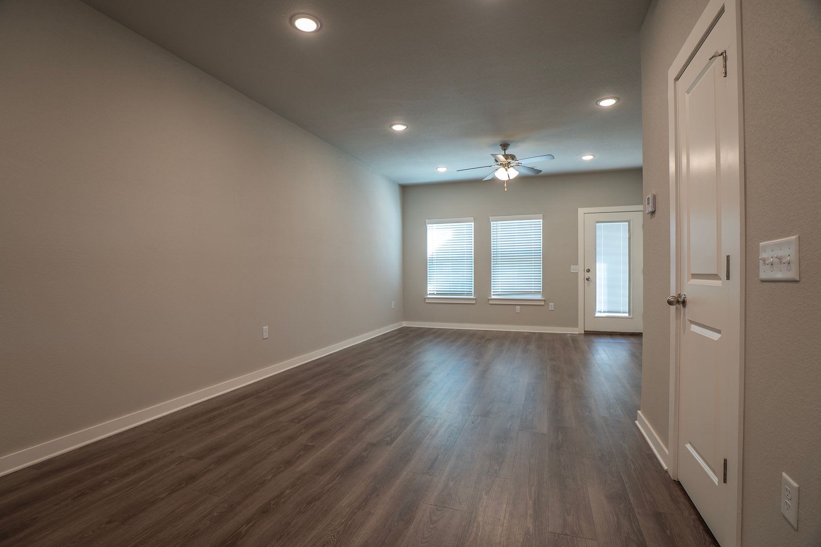 2 bedroom 2.5 bath Home In Fayetteville! – photo 5