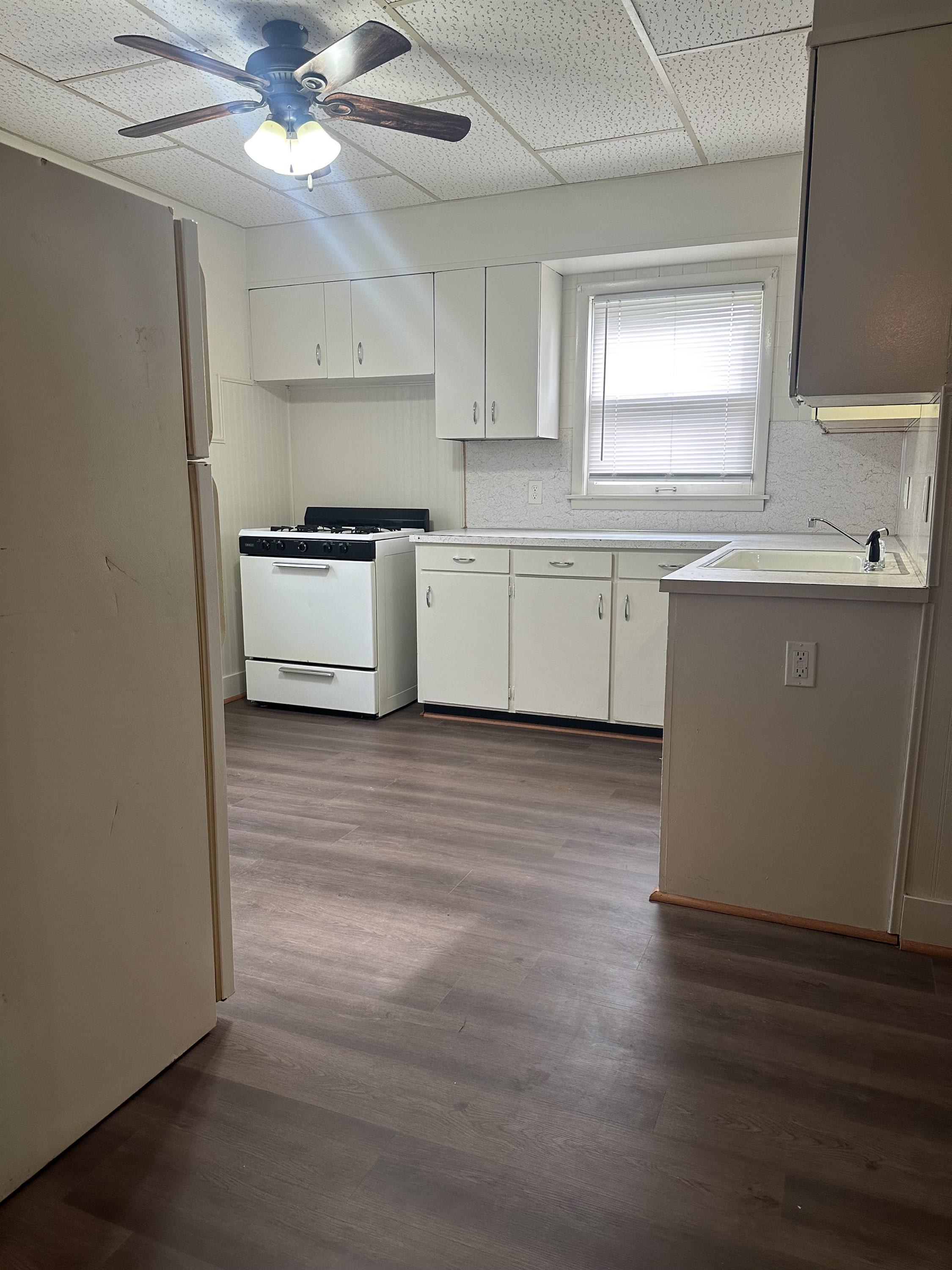 200 E Joy – photo 3
