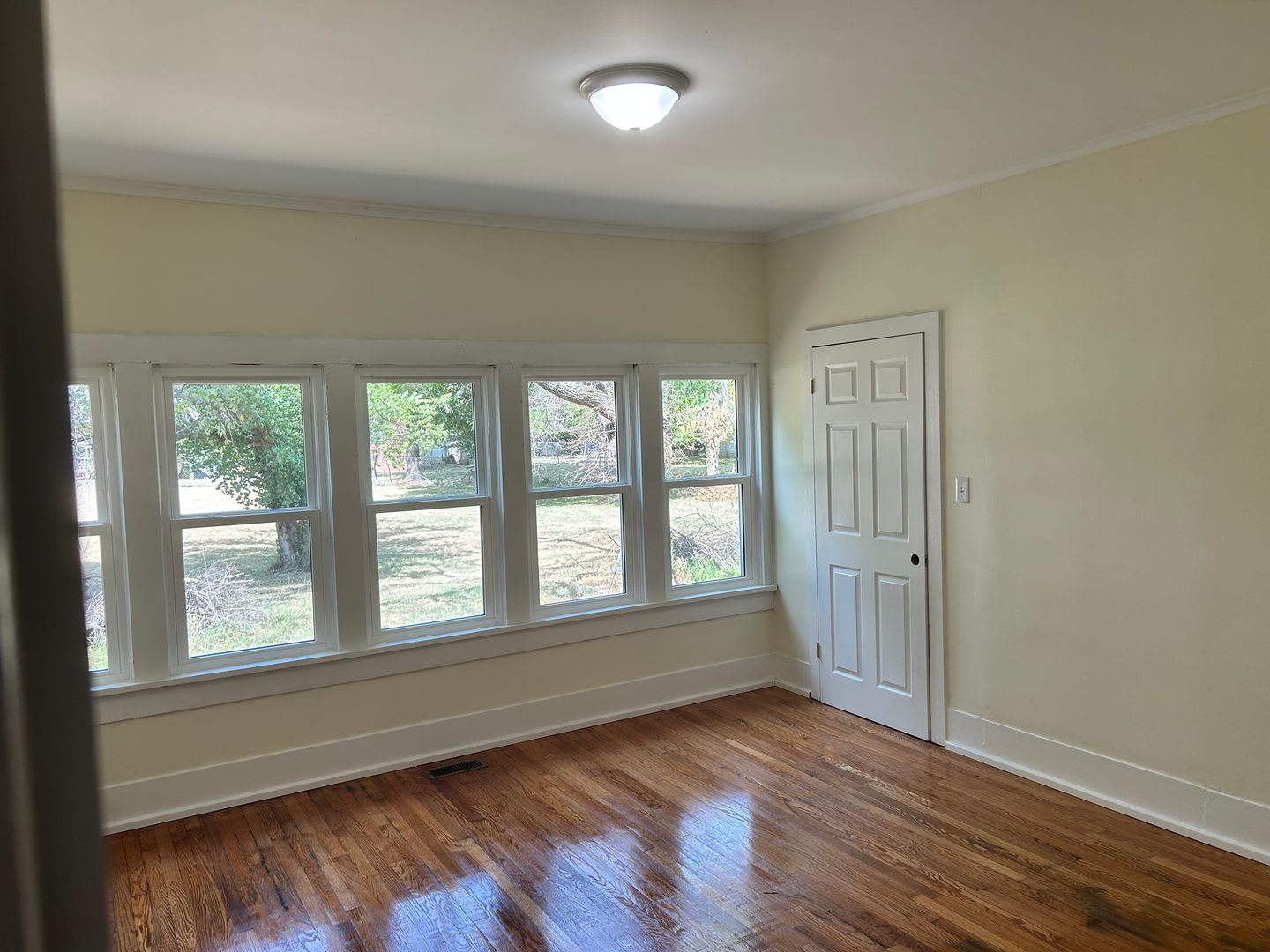 Leasing Now!!! 4 Bedroom 2 Bathroom home, private parking. – photo 4