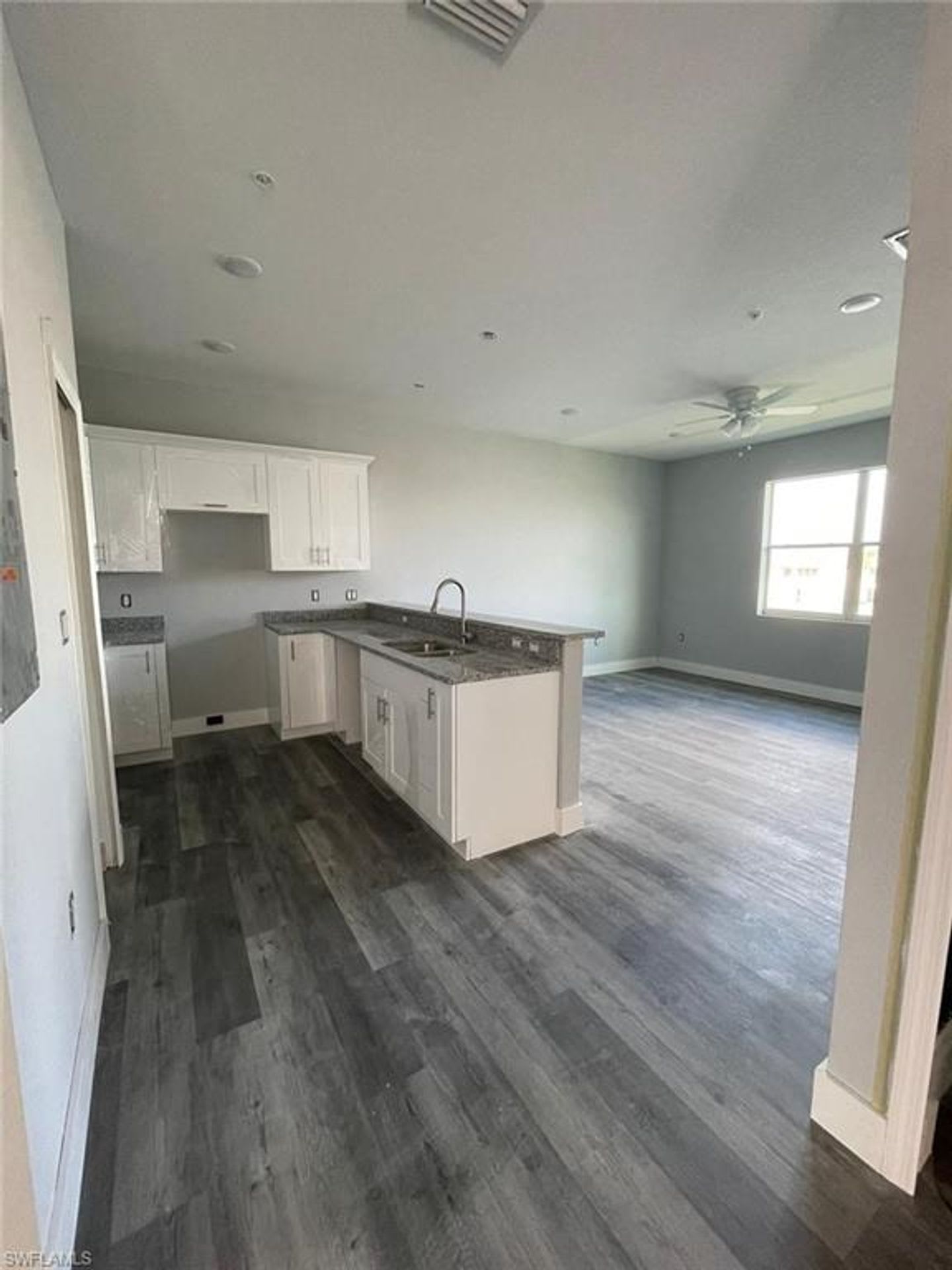 275 SW 4th ST @110 – photo 3