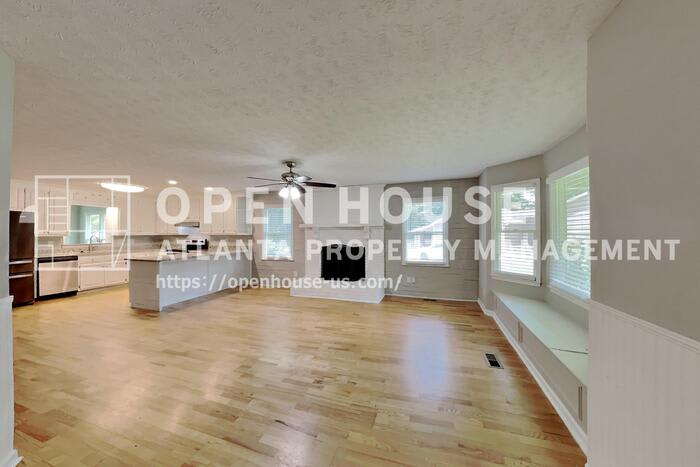 2330 Hinton Road – photo 3