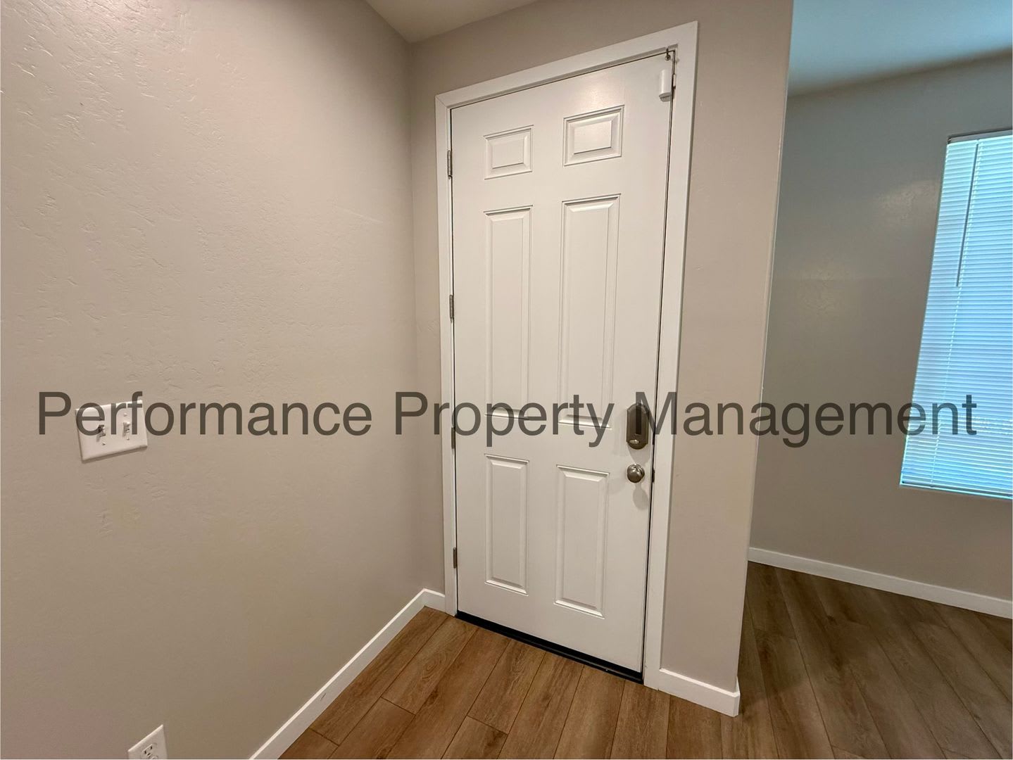 Spacious 4 Bed/2 Bath Home w/ Solar, RBP & Deposit Alternative Option – photo 2