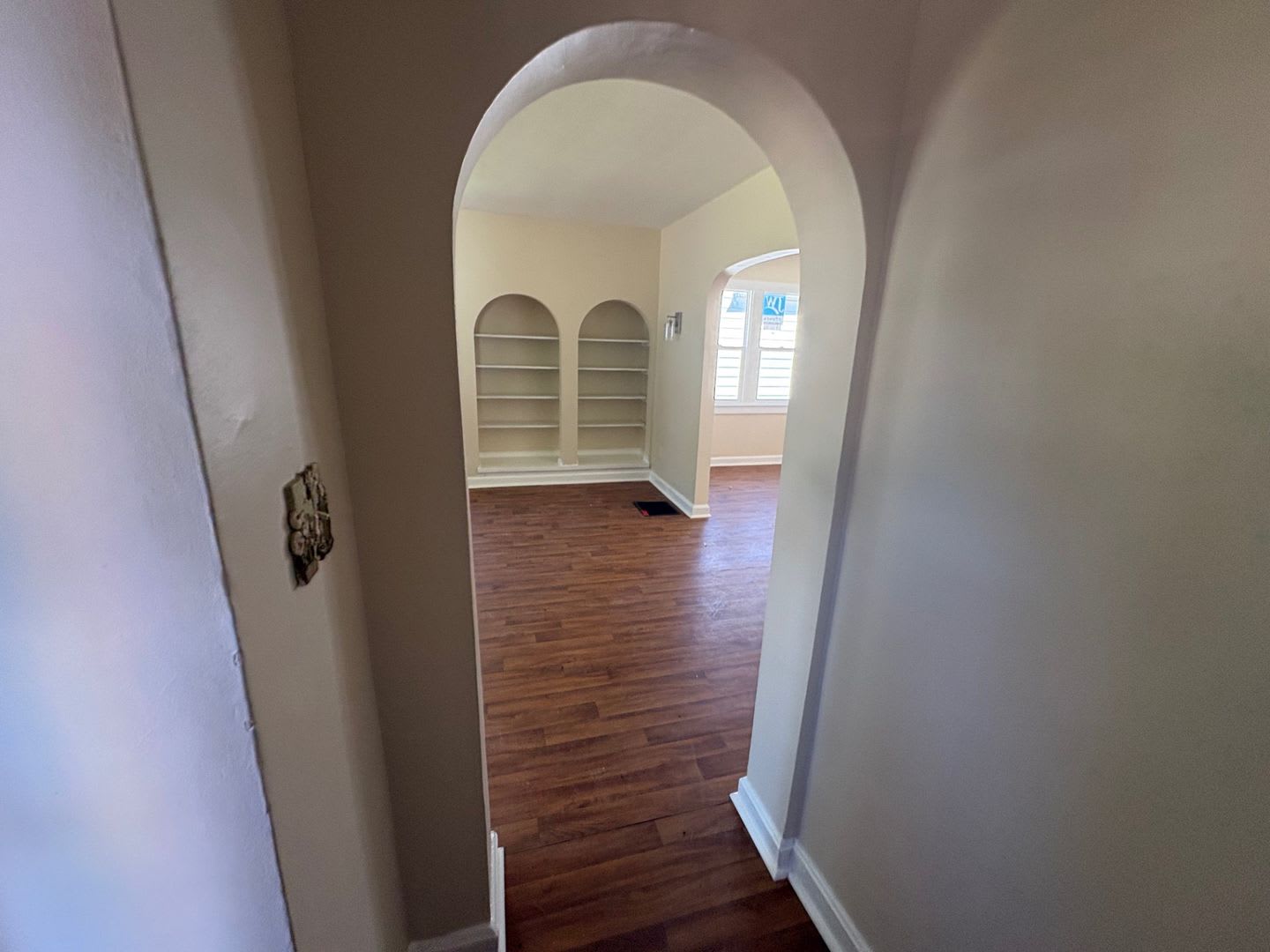 3 Bedroom, 2 Bath New Flooring with lots of storage – photo 5