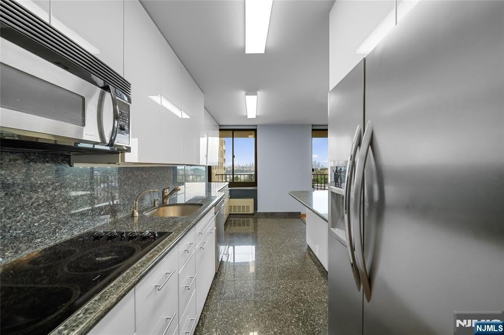 200 Winston Drive – photo 5