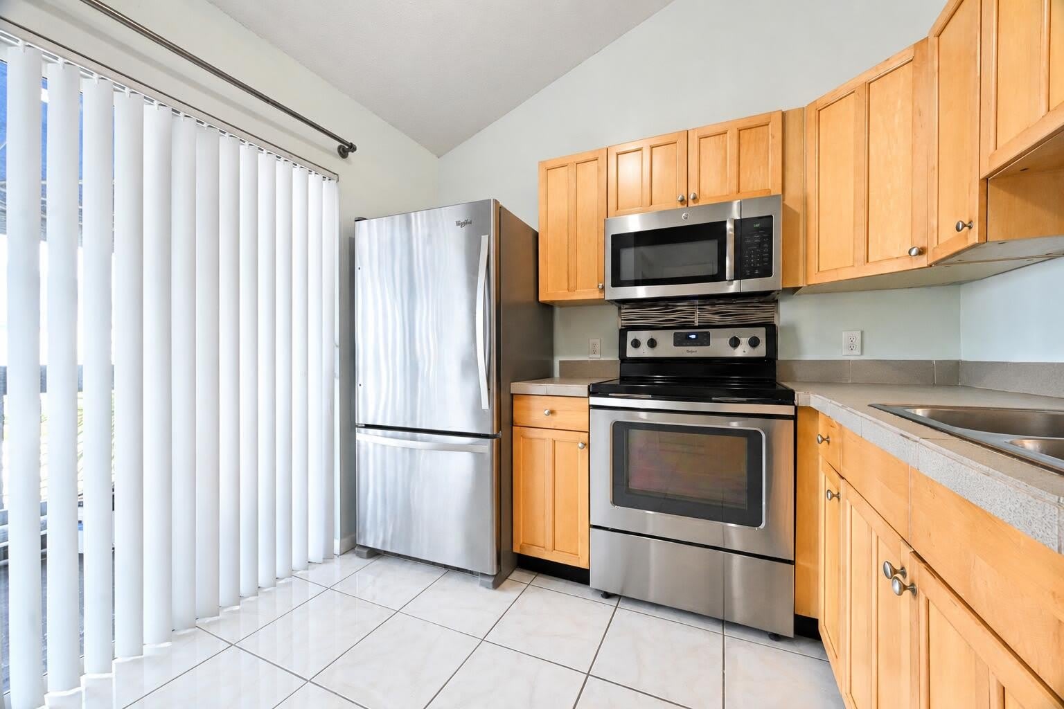 1431 NE 14th Court – photo 4