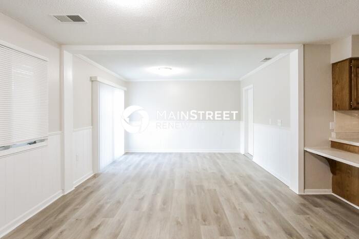 400 Holtz Avenue – photo 4