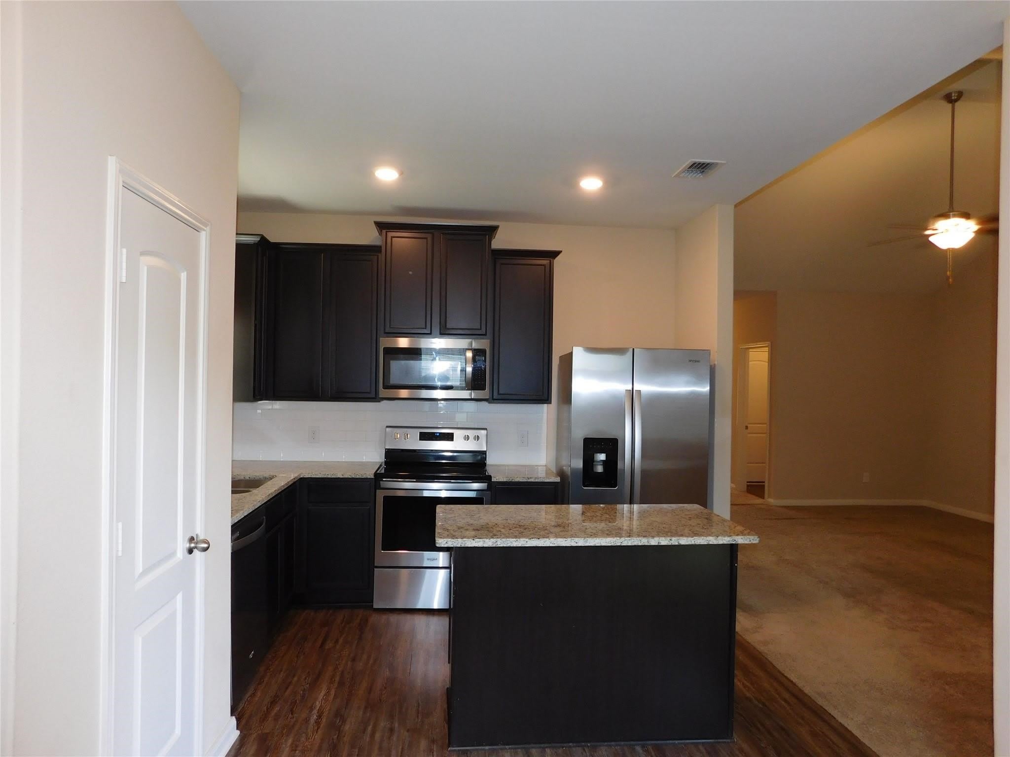 304 Aaron Street – photo 3