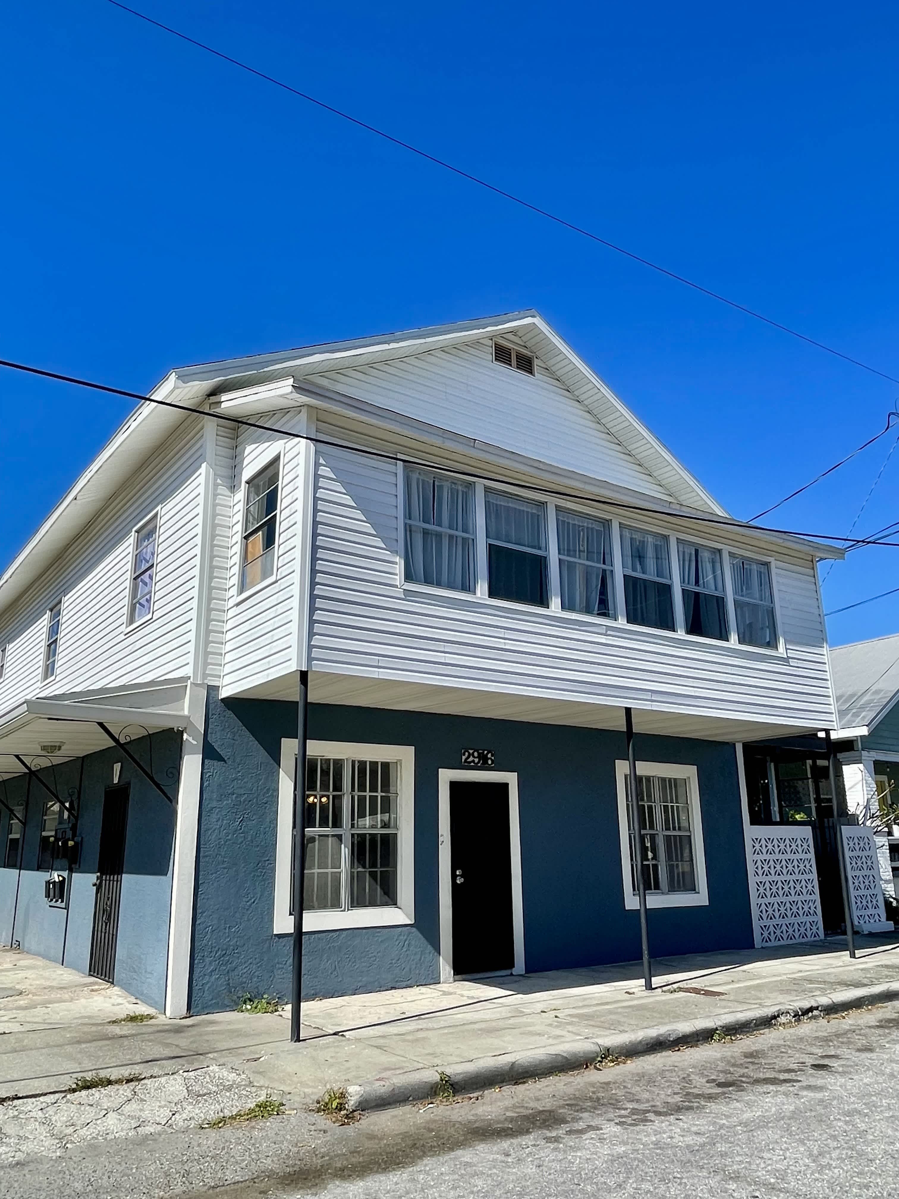 2916 N 16th St Apt 1 – photo 1
