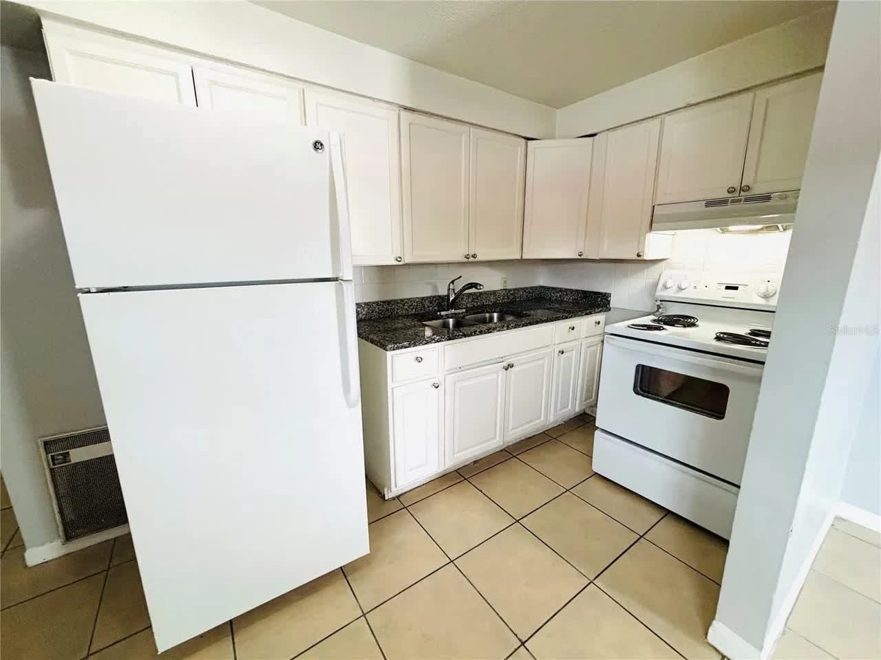 1302 Morris Park – photo 4