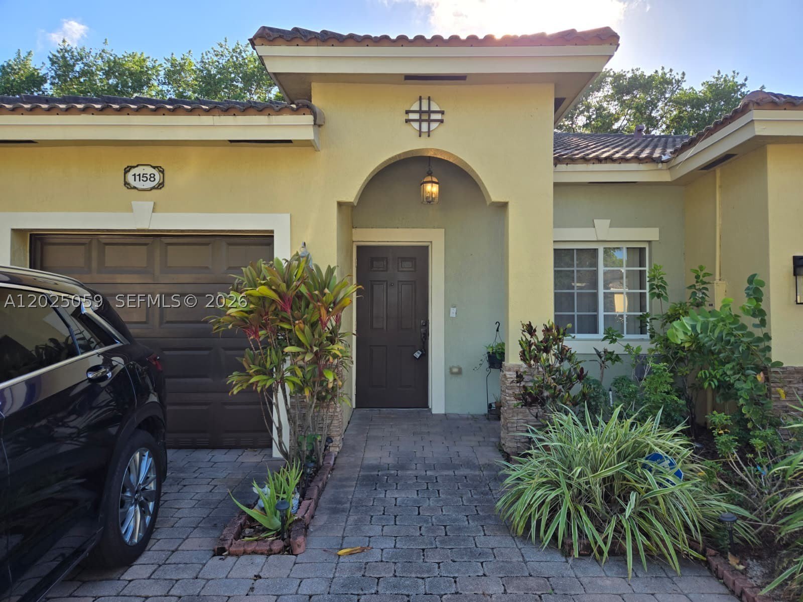 1158 NE 32nd Ave – photo 1