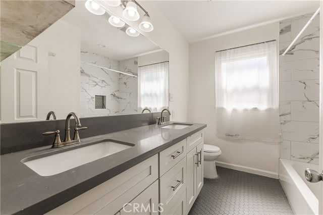16601 Valerio Street – photo 3