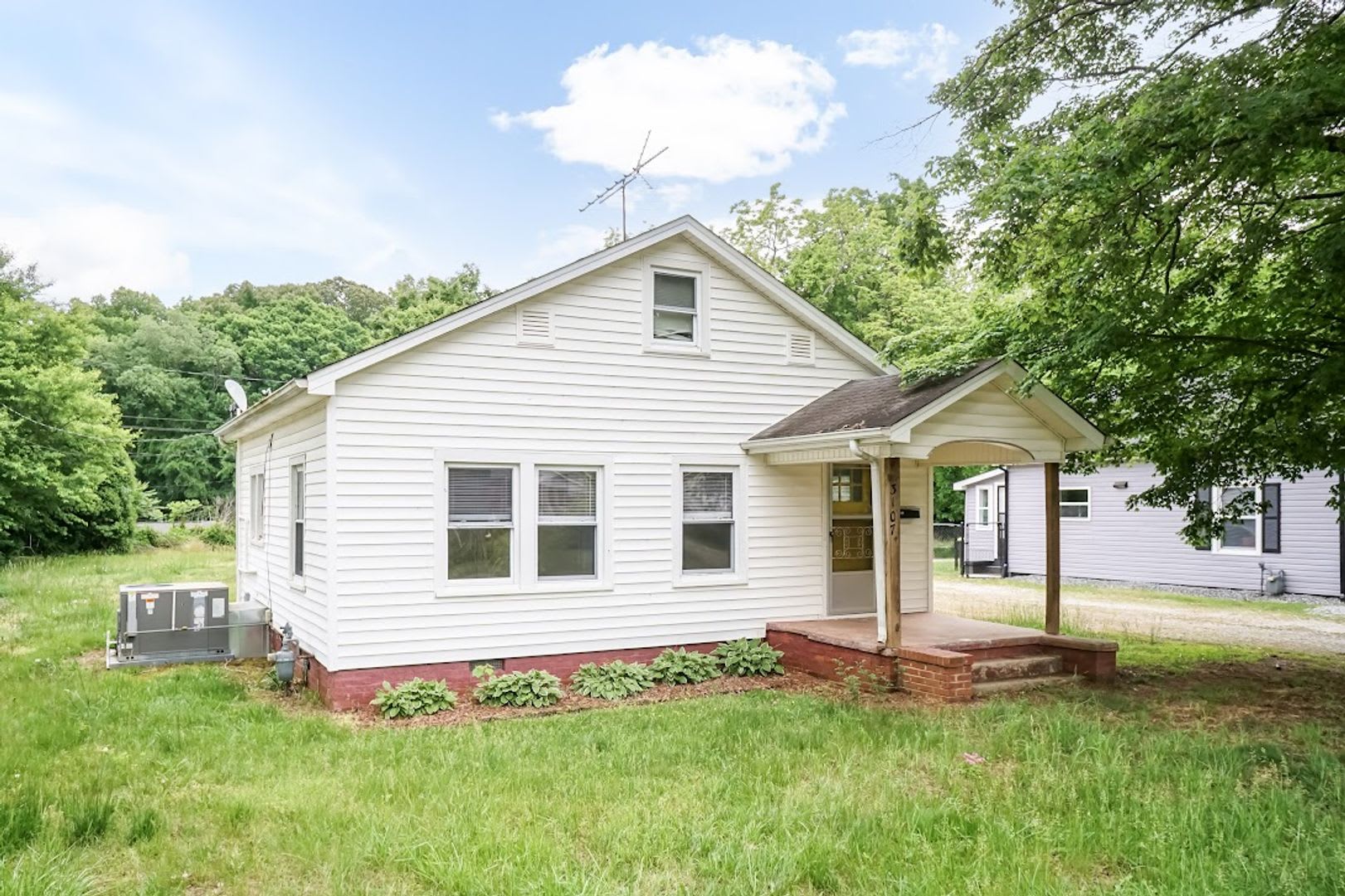 Cute and Tranquil 2 bed/1bath near Elon – photo 3