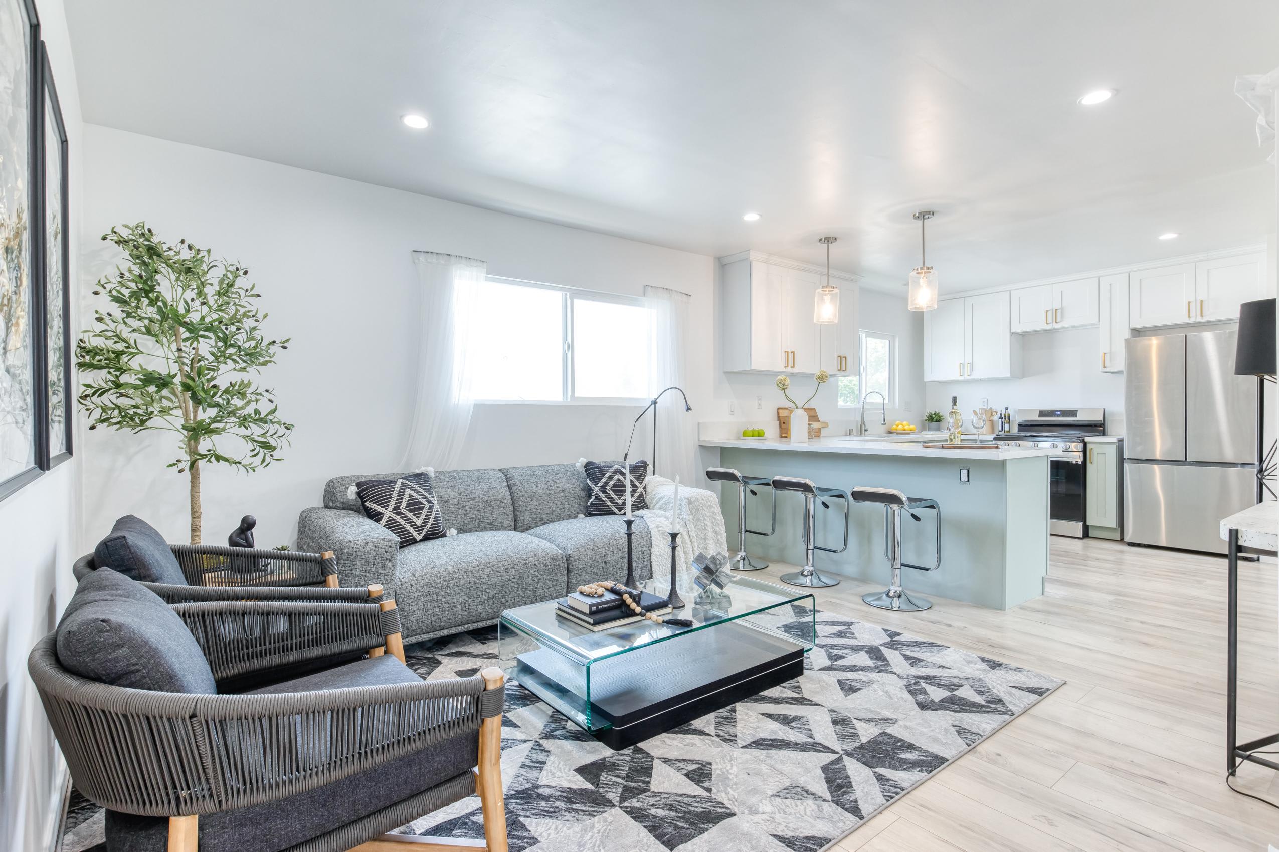 2318 Glover Pl – photo 2