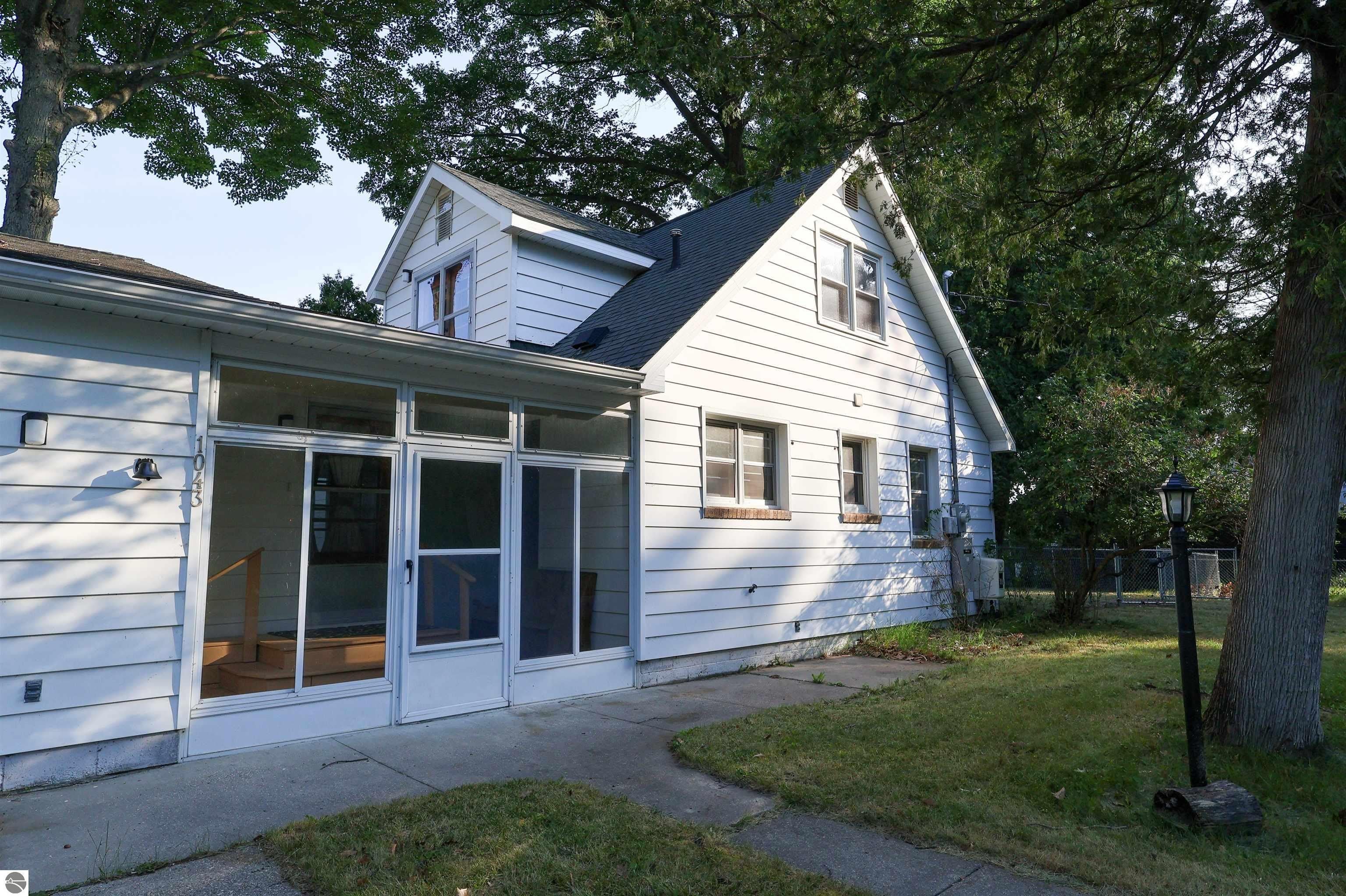 1043 Cranberry Pike – photo 1