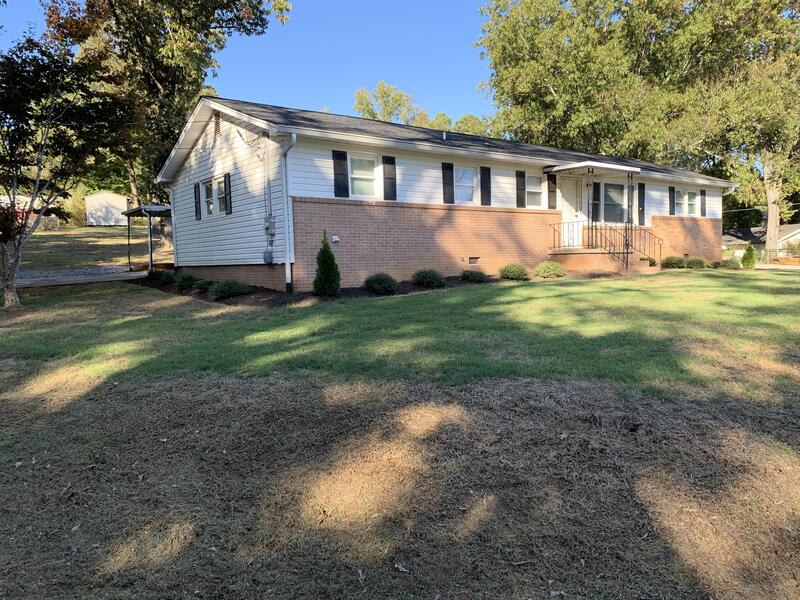 115 Carole Dr – photo 2